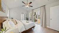 Modern Family Haven, Pool, Game Room,Sky Lit Atrium,5 bedrooms,King beds,3 baths Hotels near My Eyelab