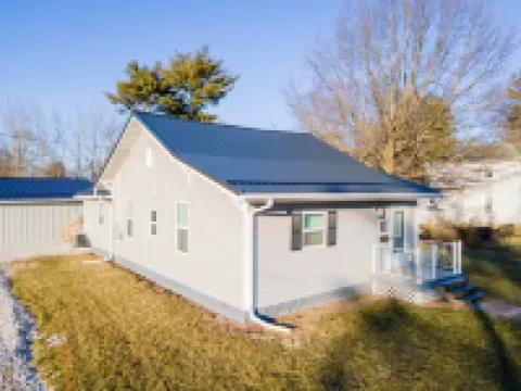 Clean, comfortable home. 馬里恩酒店