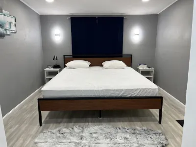 Remodeled cabin near Franconia and Brentton Woods unit 4 Hotels near Local Works Marketplace & Gallery at WREN