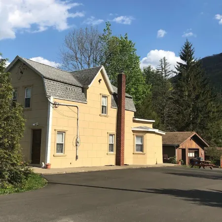 Hunter Mountain Getaway House, newly renovated