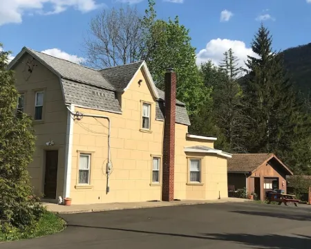 Hunter Mountain Getaway House, newly renovated ハンターのホテル