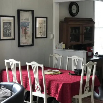 The 1905 Government. cable Office: Historic Charm, views, location Downtown Отели в г. Сьюард