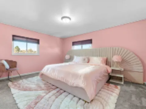 Casa Kaleidoscope: Whimsical Selfie Museum - 5bd sleeps 15 Hotels in Arvada