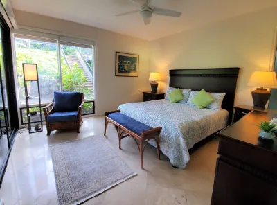 Beautiful Kapalua Oceanfront Retreat (989 sq.ft)