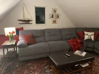 A second floor apartment with en-suite near UNE, Southern Maine beach’s. Hotels in Biddeford