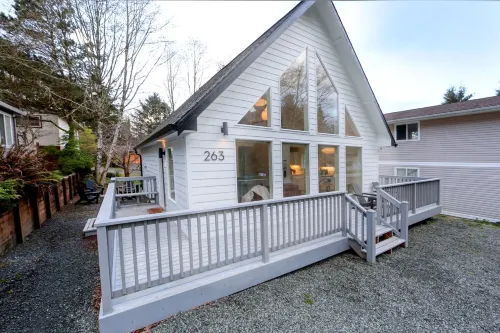 Cozy A-Frame. Fire pit. Dogs Welcome.