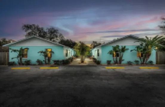 Key West Charm in Tarpon Springs!