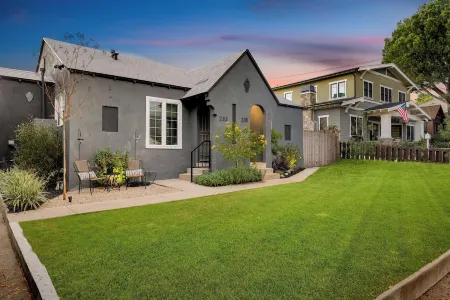 Luxe Haven Retreat Отели в г. Монровия