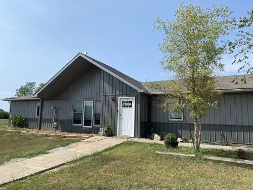 Bourbon Co. 9 - Come enjoy our 9 with your 9. Hotels in Bourbon County