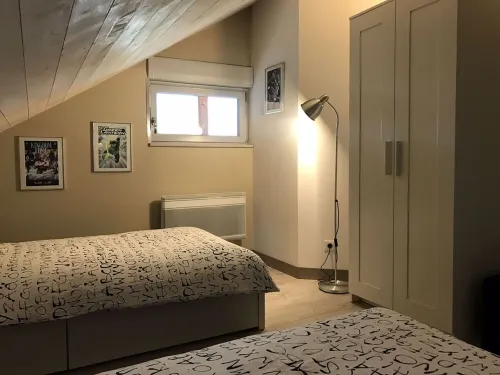 Cottage 6 to 8 people, House wood layout quality. Near lake Bcp of space