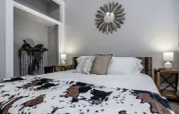 Remote Ready I 2 BR 1 BA Hotels near Jolly Cedar Sq