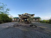 Breezy Point- Huge Home & Amazing Lake Views! Near Sailboat Club & Marina