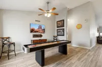 4 Bed Shuffleboard& Private Pool Retreat in Peoria