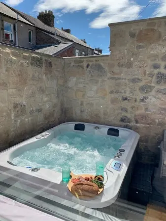 The Rockpool - Private HOT TUB + Sea Views Отели рядом с достопримечательностью «Warkworth Golf Club»