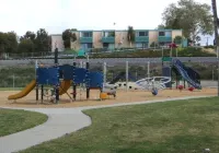 Renovated bungalow, Private backyard, near beach/restaurants, AC, Bikes