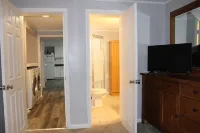 Centrally Located 3 Bdrm 2 Bath Quaint House with a Yard. Pet Friendly.