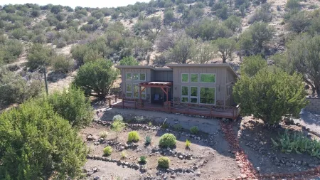 Hot Tub, Pool, King Bed, Views, Easy Access to Sedona Stargazer Cottage!