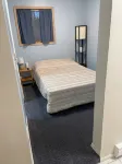Cozy quiet One Bedroom Cabin with short walk to Little Susitna River in Houston.