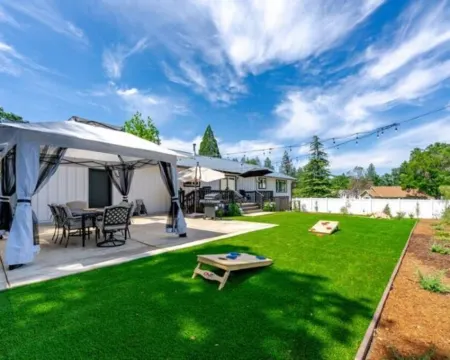 Stunning New Horse and Hare Inn โรงแรมในMurphys