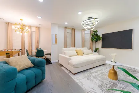 Sovereign Cottage-Parking , Self Check-in  & Wifi