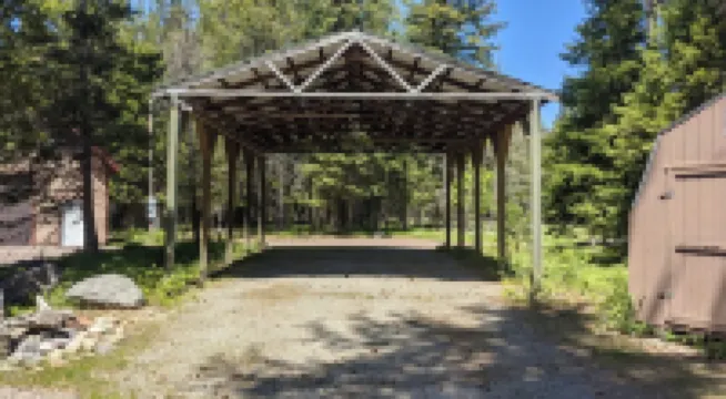 ♥ Riverfront Fishing Lodge w/ Hot Tub 5 Mins to Town♥