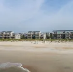 Oceanfront 2Br Sleeps 6 - Linens, Beach Chairs & Intracoastal Fishing & Kayaking Hotels in Stump Sound