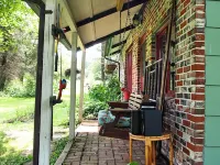 Your country get away with trails and a pond Hotele w: Mina