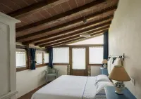 Old farmhouse surrounded by olive groves and near the village, max 9 adults, with pool