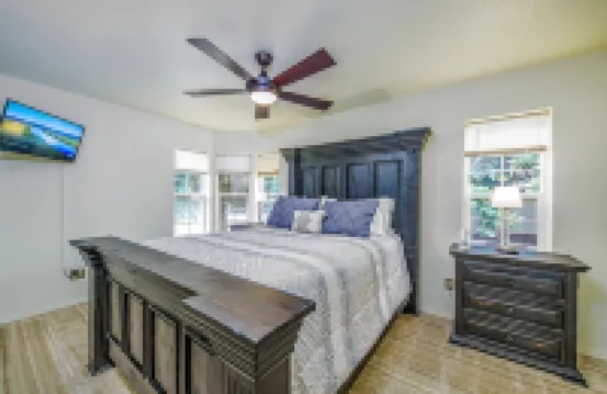 The Hidden Gem House- 3 Bedroom house with hot tub