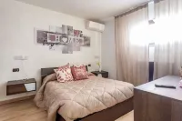 Apartment Old Lighthouse Beachside Haven - 10 minutes from the Airport
