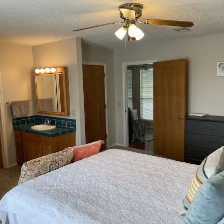 Spacious 3Br Stay  Shared Pool - Perfect for Families.