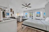 Relax in the Heart of Gulf Place! Cozy Studio! Steps to Deeded Beach!