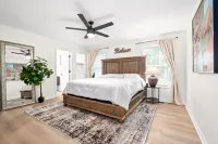 Stunning 5 Bed 2.5 Bath in the Heart of Clarksville Hotels near Walmart Supercenter