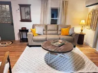 Fire Rock Cottage - Near Spring River - Fire Pit - Free Wood - Wifi