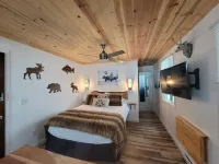 Vail - 2 Guests - Private Studio w/ Queen Bed - Pet Friendly!