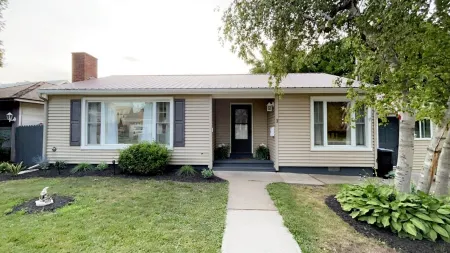 Newly Renovated Bright & Cozy Retreat