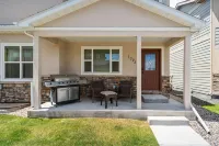 Top Notch Townhouse with Arcade Hotels near Laramie County Library