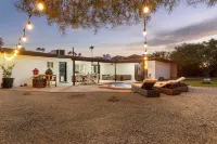 Spacious 4-bedroom house in N. Scottsdale with private yard Hotels near HomeGoods