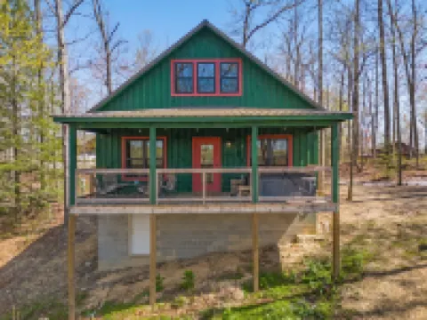 Ridge Top Cabin Retreat w/ Hot Tub & Game Room