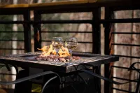 ❤️spring is here! Come enjoy it on the screen porch❤️ Hotel a Lumpkin County