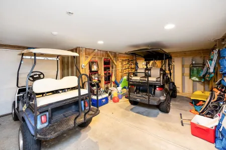 Fall Discount - Stunning Home Near S. Beach.  Ocean Views from Upper Deck Отели в г. Болд Хед Айленд