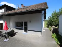 EifelNatur 8, large family apartment with terrace and barbecue, pets welcome Hotel di Immerath