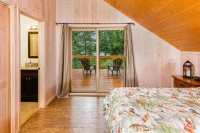 The River House - Private 1.6 acre Upper Kenai Riverfront Home - Cooper Landing