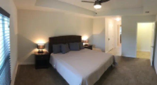 New Modern Vacation Home on a Budget! Smart TV Only. No Cable