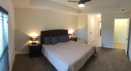 New Modern Vacation Home on a Budget! Smart TV Only. No Cable