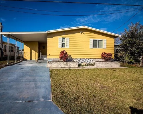 Relax in the Dolphin Retreat! Waterfront house with dock and kayaks. Hotels in Hudson