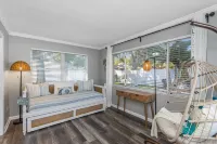 NEW! Heated Pool w/ Tanning Shelf, 4 Min To Beach! Pet-Friendly!