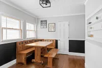 Whole House in Bay View + Fenced-in Yard + Parking