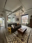 Cozy, Eclectic 1 BR Condo w/Rooftop Hot Tubs, Dog Friendly!