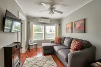 Enjoy the downtown vibe at the Yamhill Flats: Suite 3 Hotels in Newberg